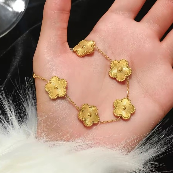 Alhambra Gold Elegant Floral Bracelet - Picture 1 of 8